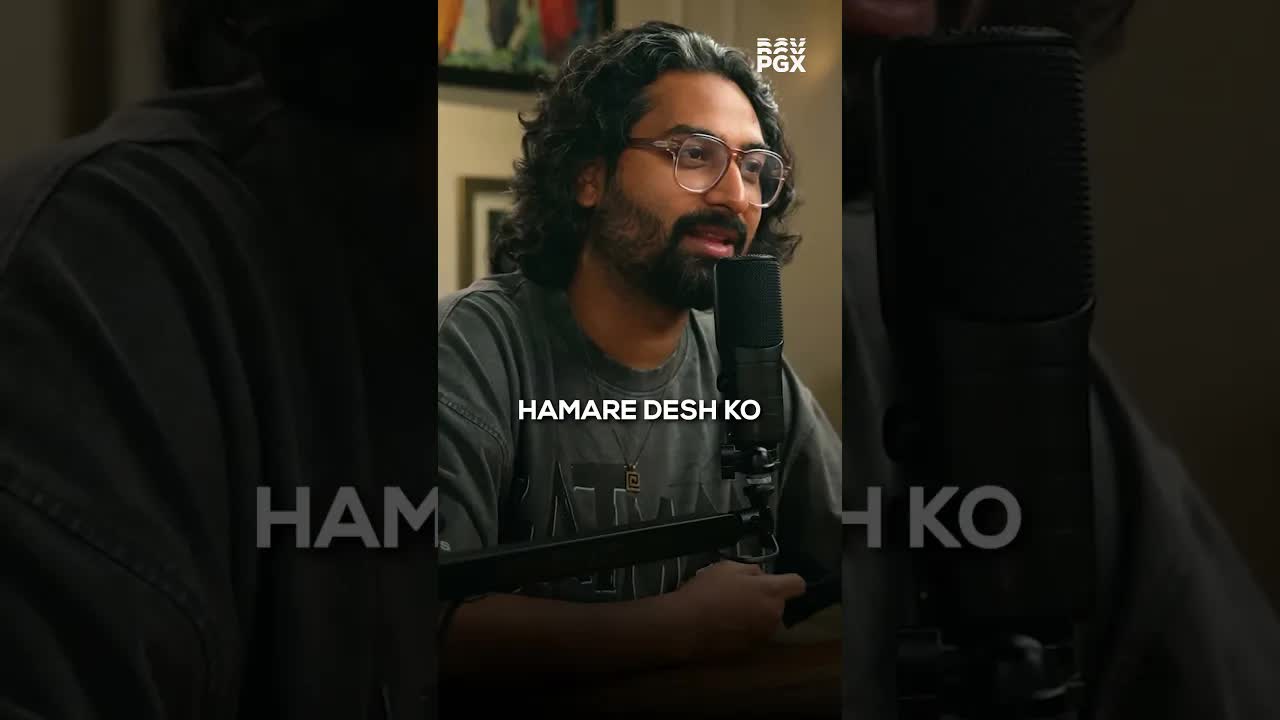 विजय फिल्मों में अजीबोगरीब किरदार