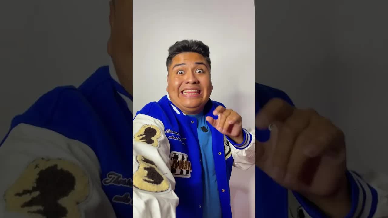 Cuidado con el gatito mientras juego