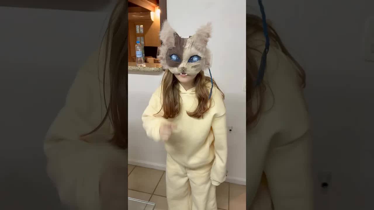 Clarinha se transforma em Mona Clara com acessórios da Giovana