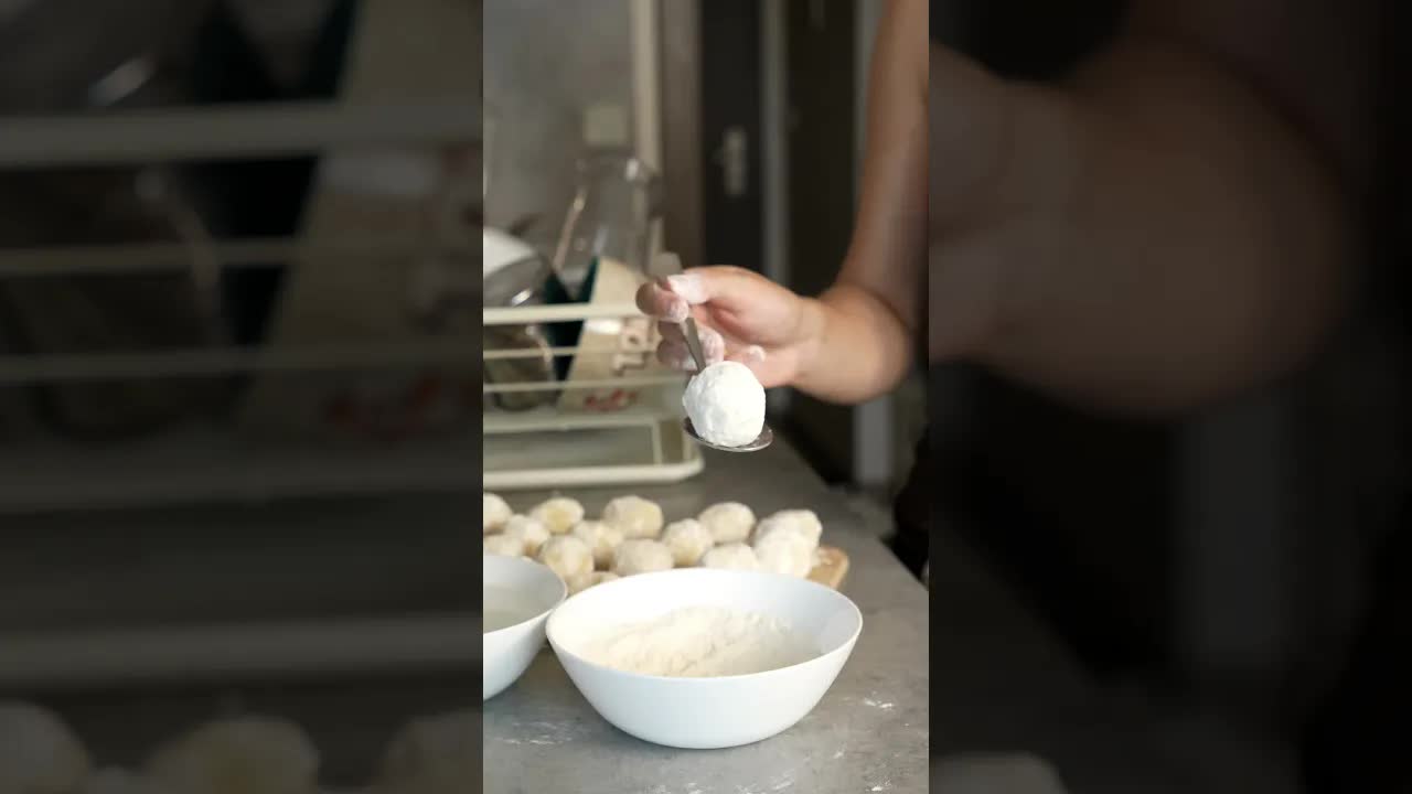 Lusta várenyiki sült hagymával