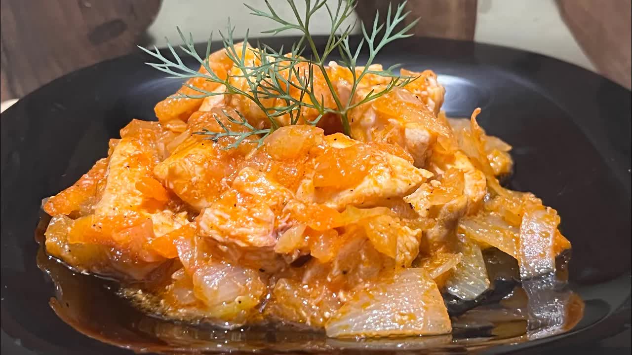 Рецепта за вкусна пилешка яхнийка с лук
