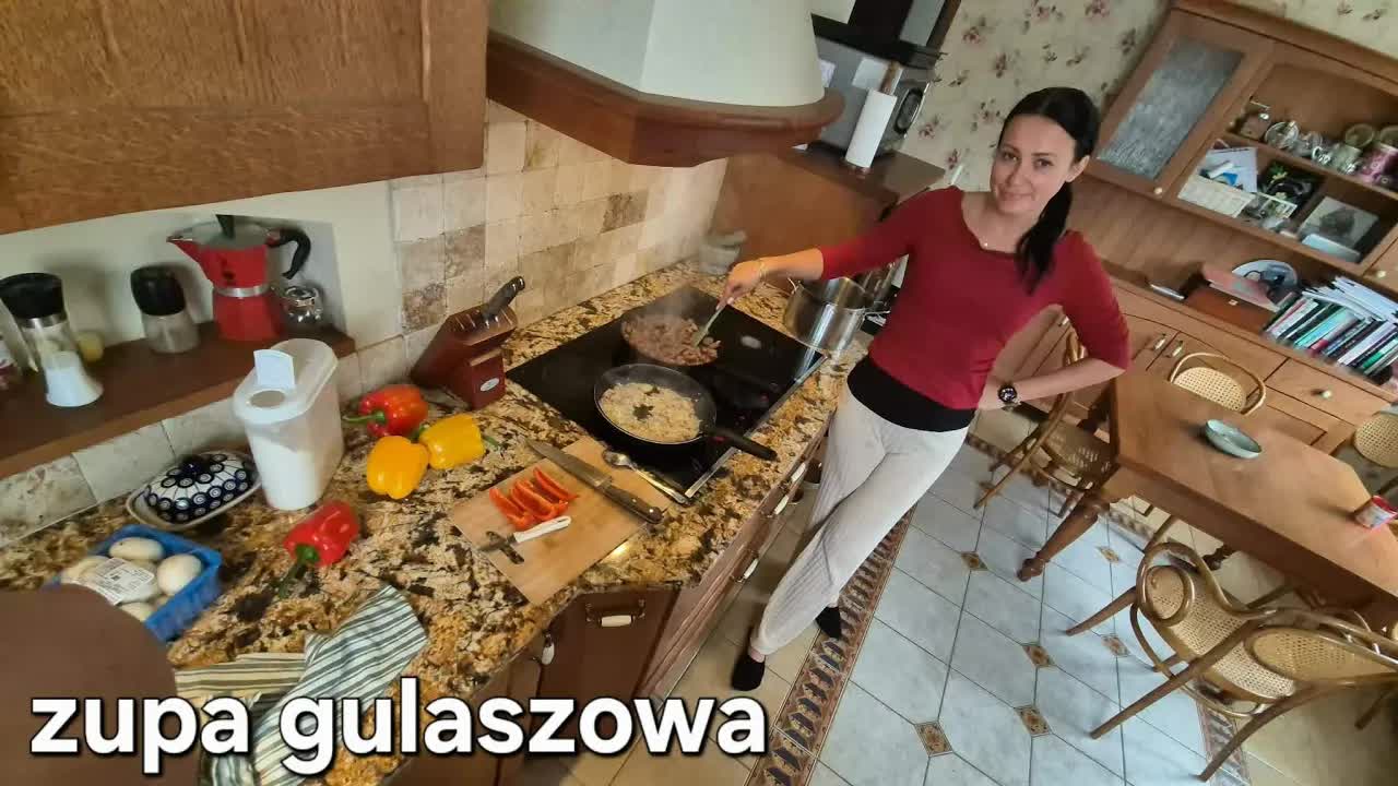Gotowanie zupy gulaszowej w domu