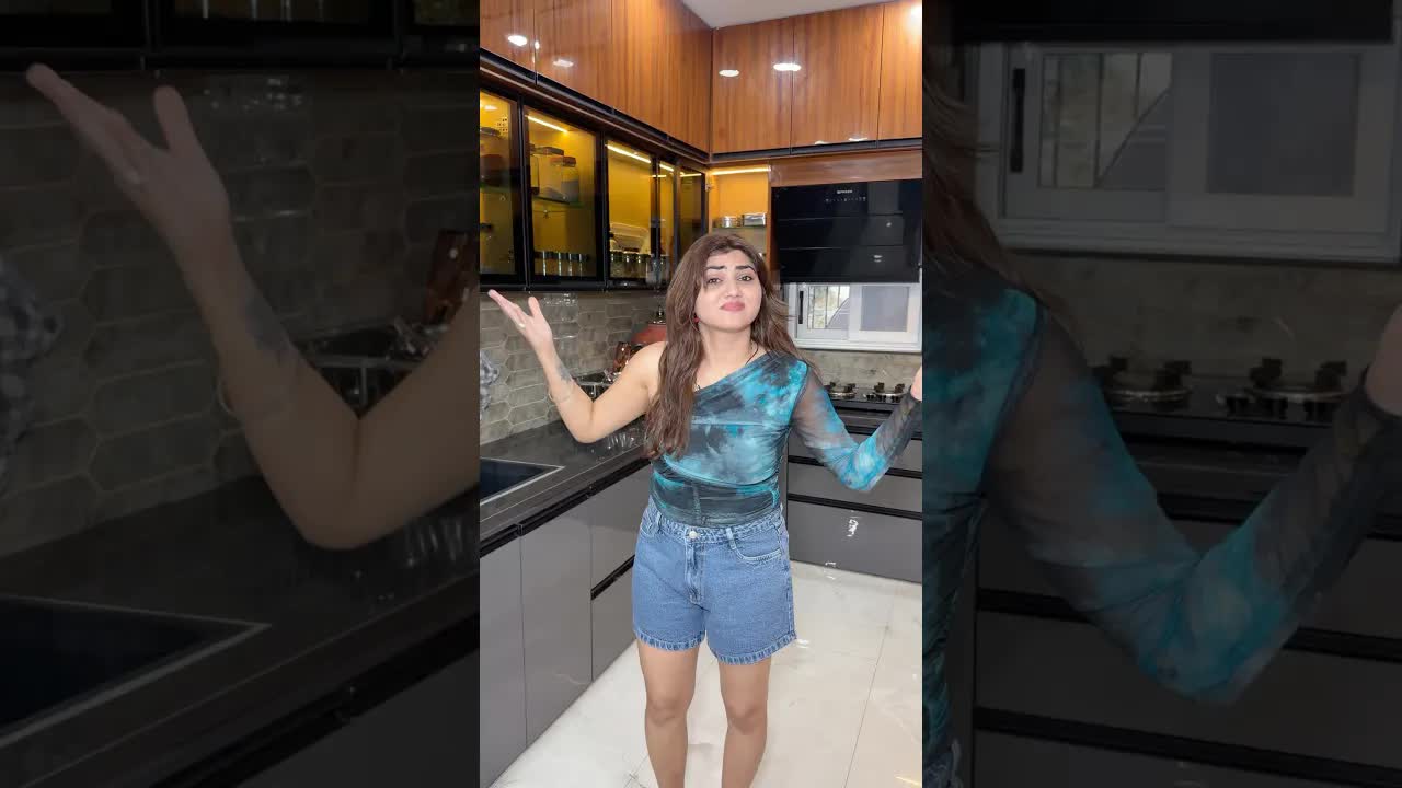 BCOMX क्लीनर से चमकता हुआ किचन