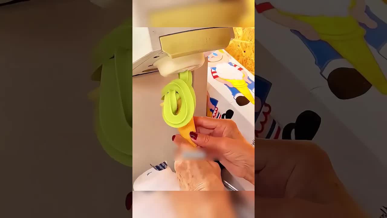 جدة تبيع الآيس كريم في اليابان