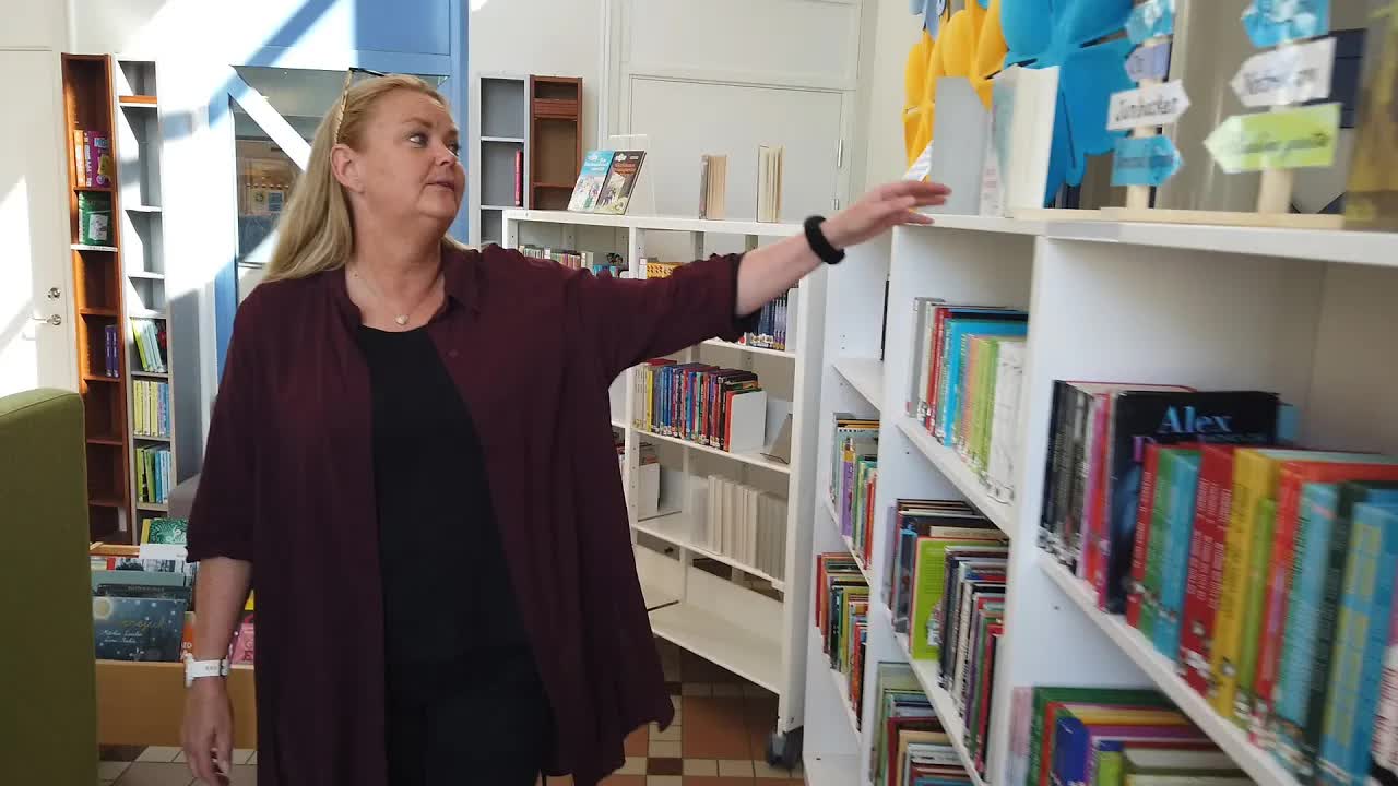 Biblioteksrundvandring och läsutmaning på skolan