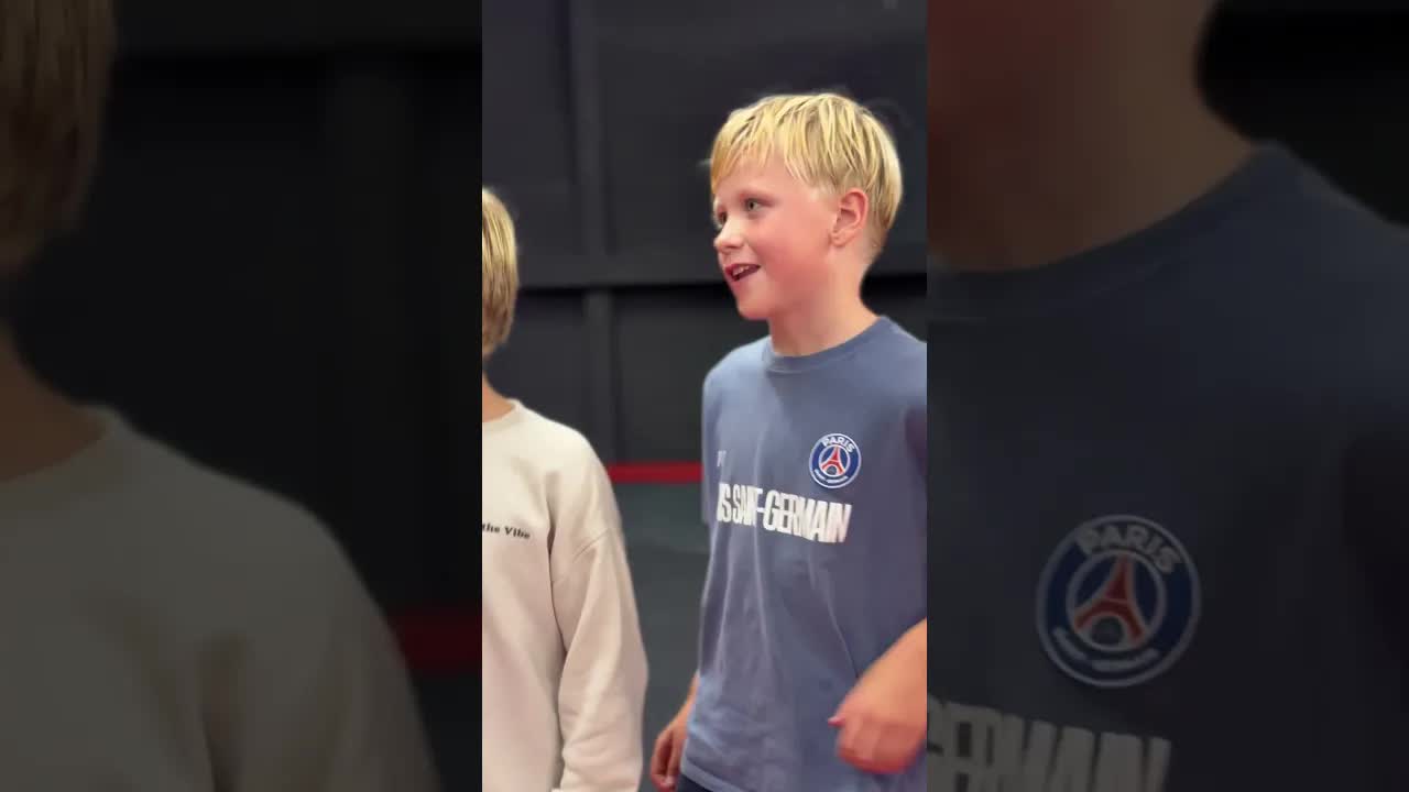 Luuk Vraagt Of Jumpers Geabonneerd Zijn