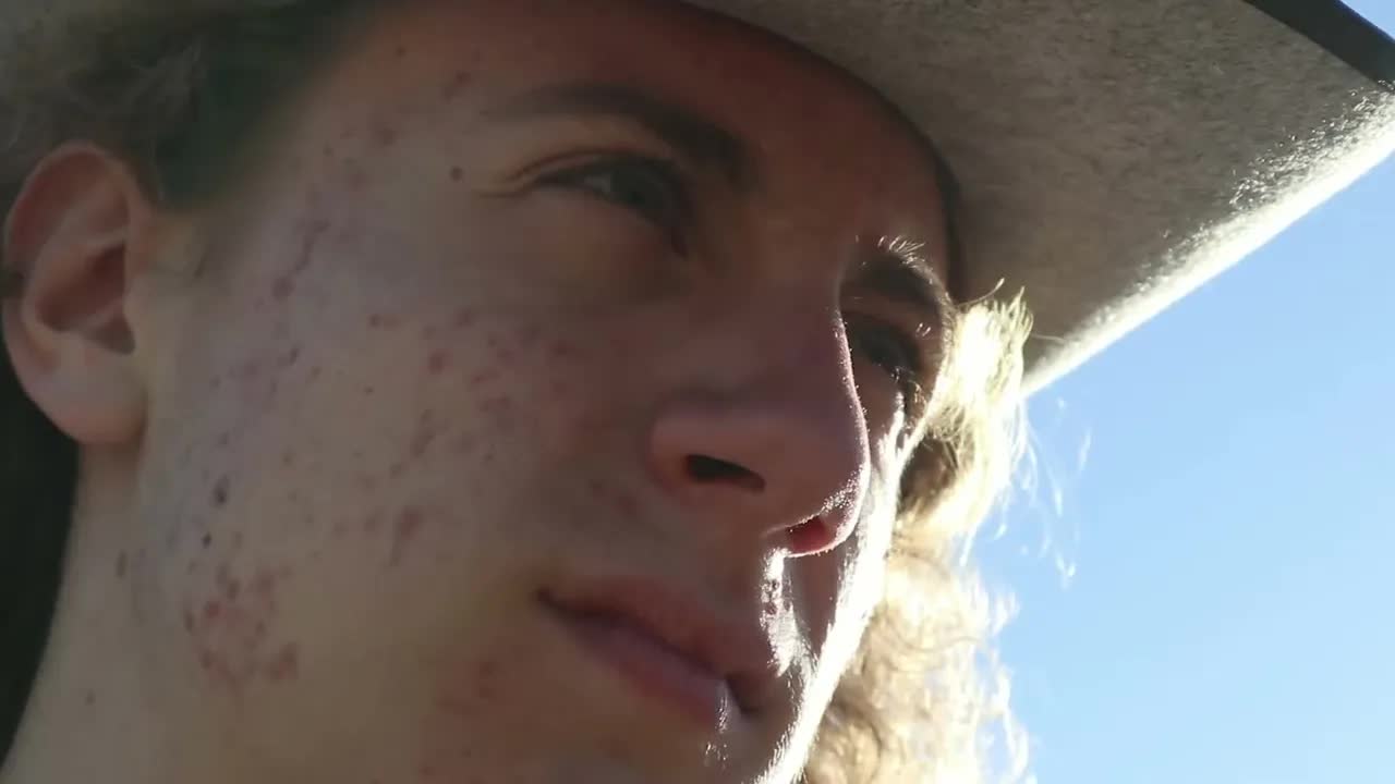 Sen Kugloj: Okcidenta Filmo en Esperanto