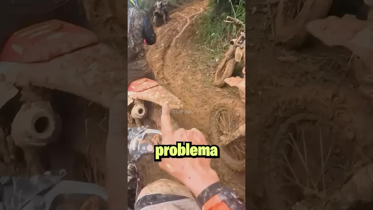 Un motociclista domina una carrera difícil