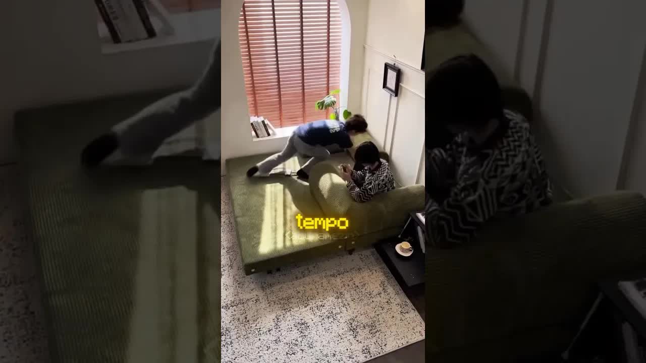 A cama que vira sofá e jogo