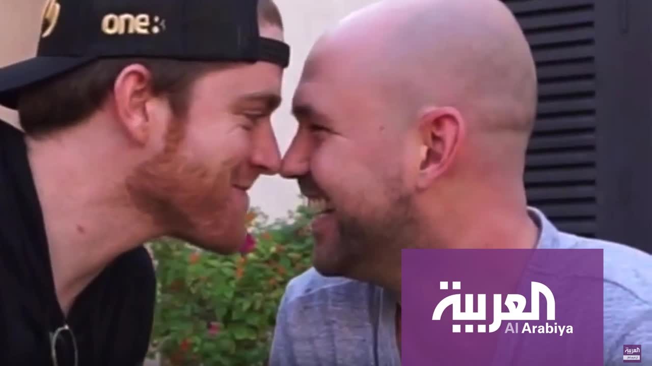 مخرج أمريكي يتقن اللهجة السودانية ويتحدث عنها