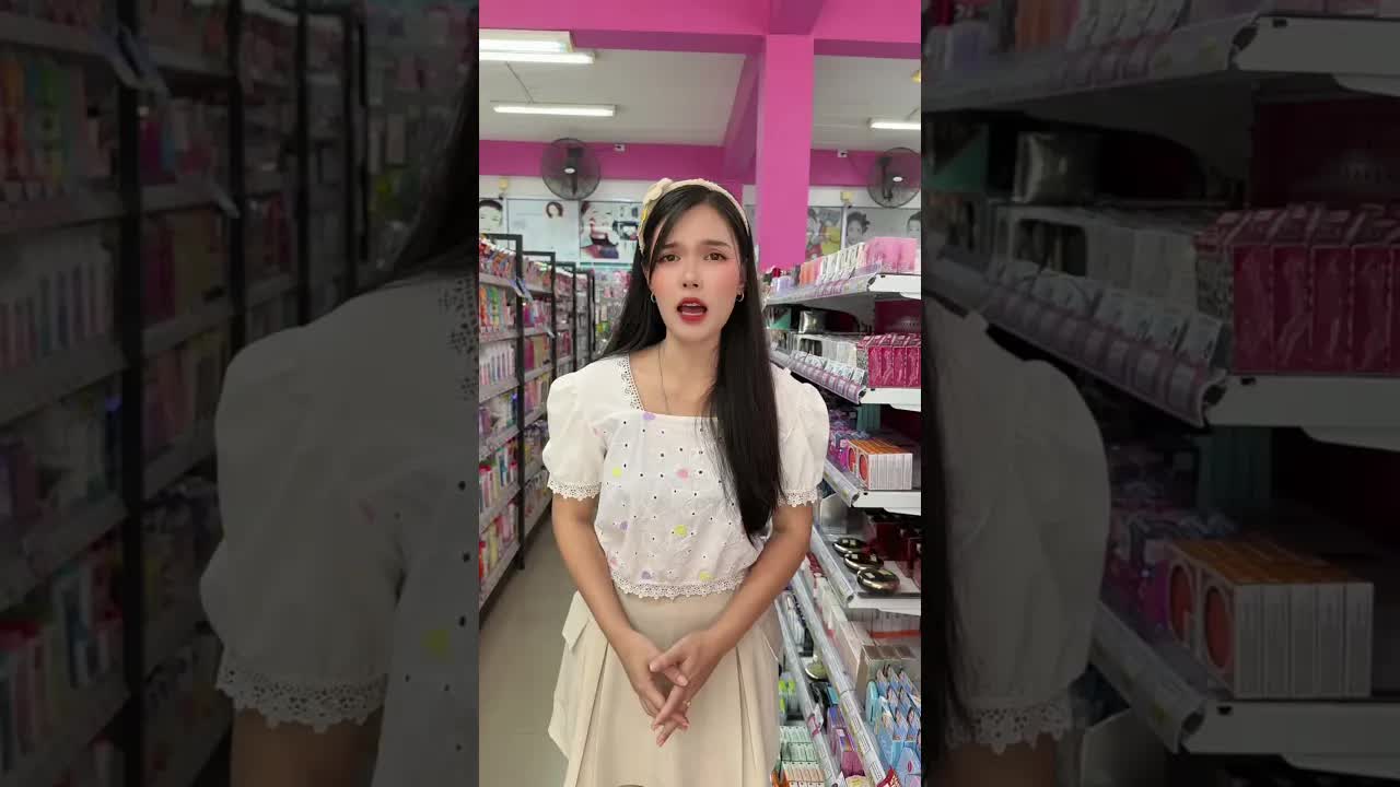 ลูกค้าคือพระเจ้า: ละครสั้นตลกในร้านเครื่องสำอาง