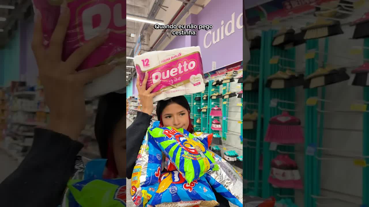 Comprando arroz, feijão e salgadinho no mercado
