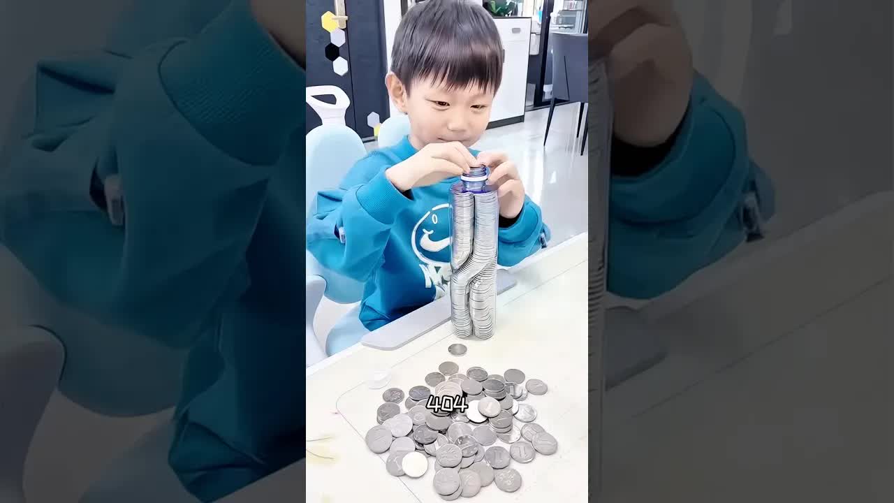 أم تصنع حصالة نقود لابنها الذكي