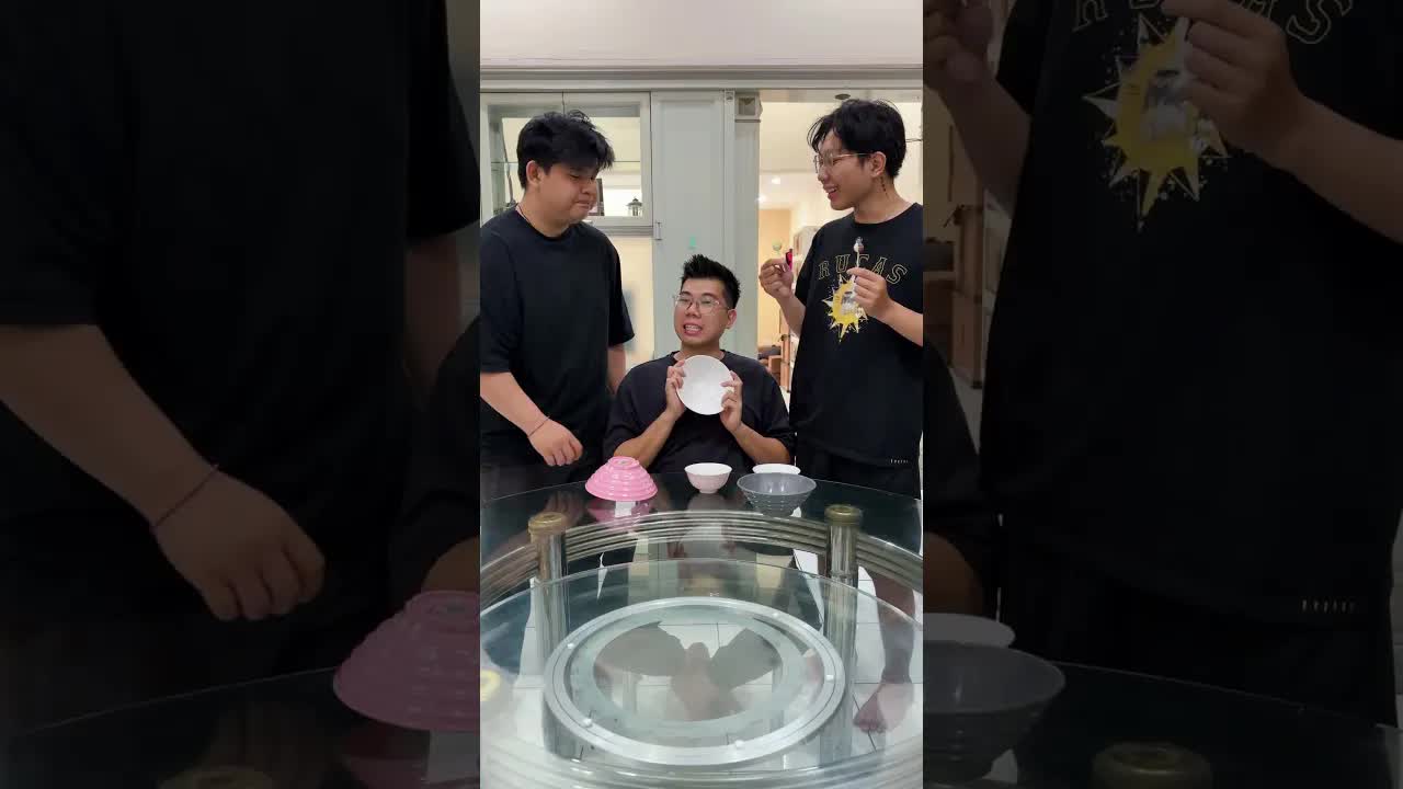 Abang dan Adek Rebutan Permen