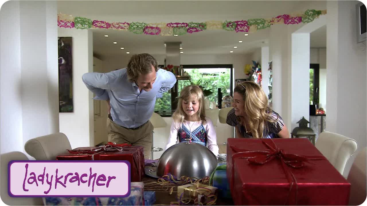 Ein chaotischer Geburtstag mit überraschenden Geschenken