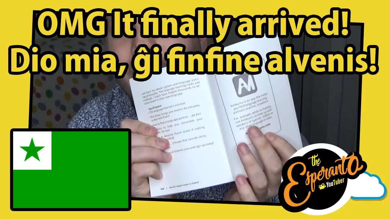 Evildea montras leteron kaj Amikumu novigojn