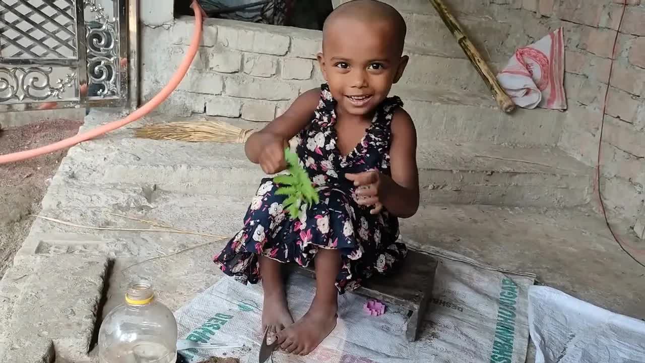 ছোট্ট বাচ্চার কিউট রান্নার ভিডিও