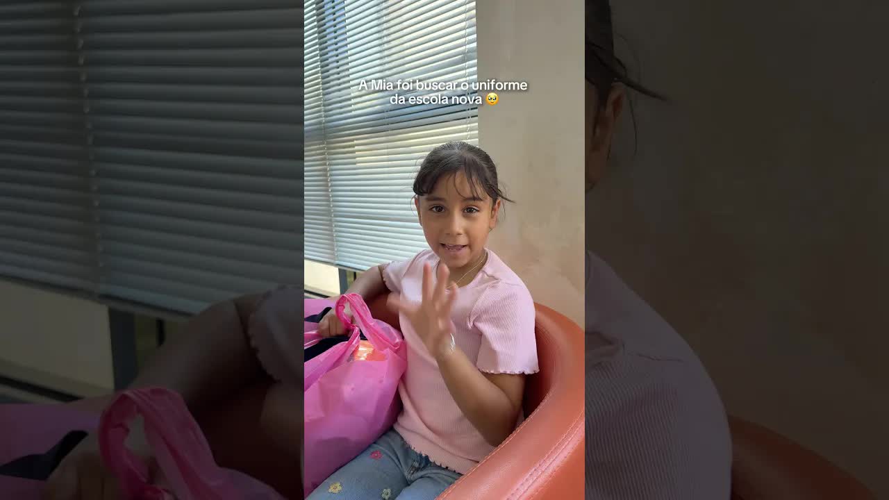 Compras escolares e uniforme da Mia na nova escola