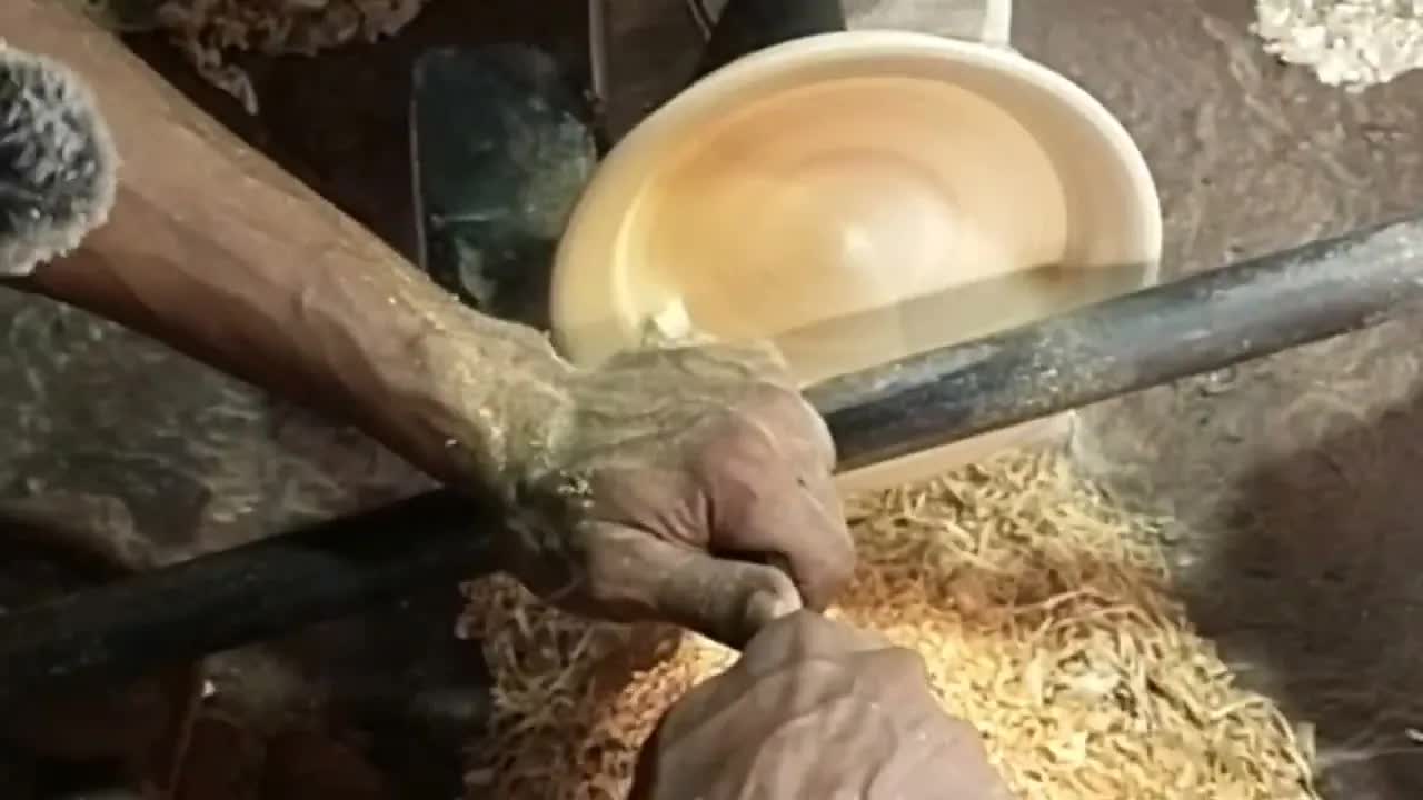 কাঠের থালা তৈরির অসাধারণ প্রক্রিয়া