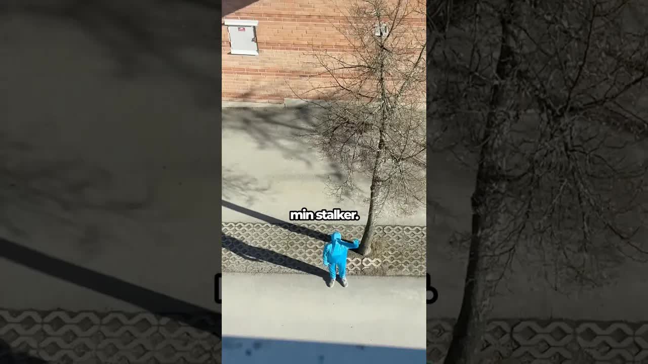Min stalker och hemliga designen på kepsen