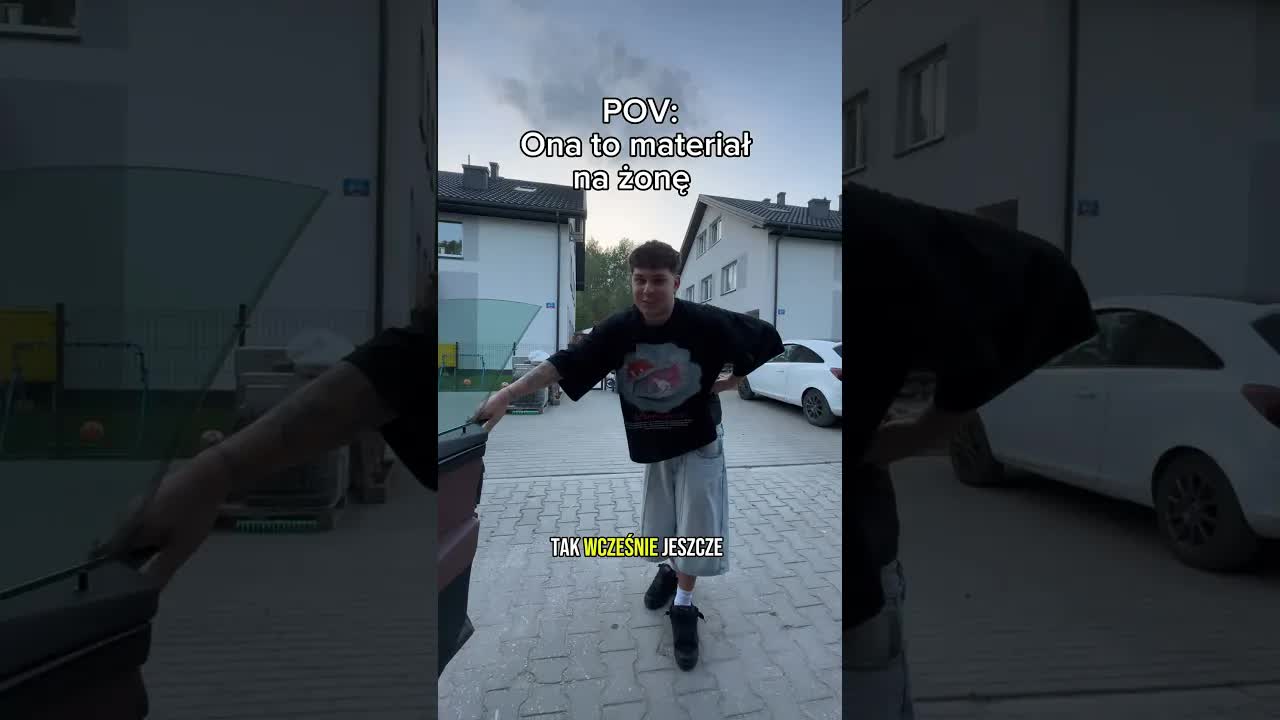 Idealna kobieta zaprasza do samochodu