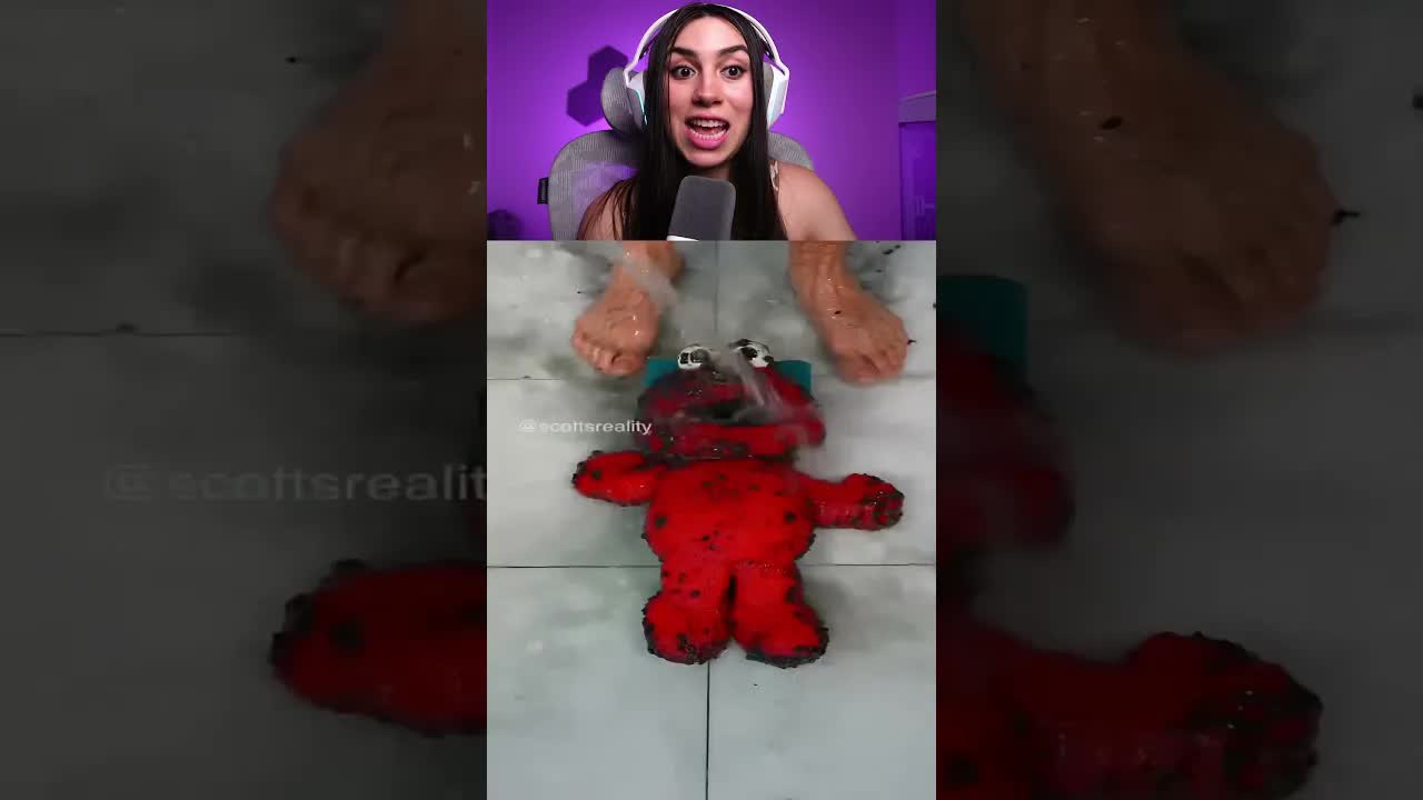 Lavando boneco de lama sujo