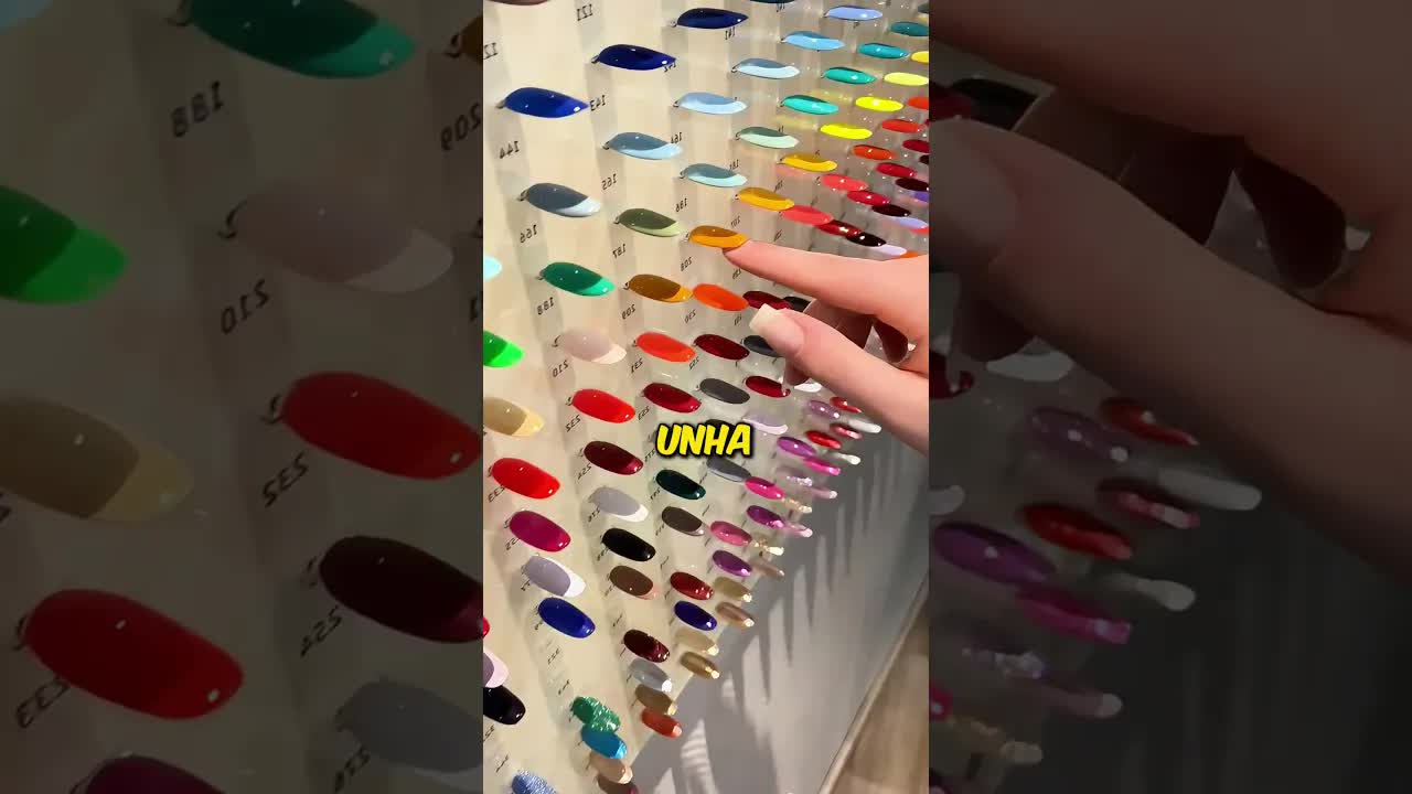 Parede com 400 cores para escolher sua unha