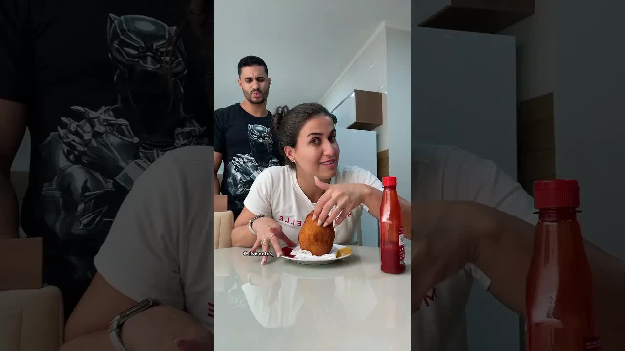 Comendo uma Coxinha Gigante de 1 kg