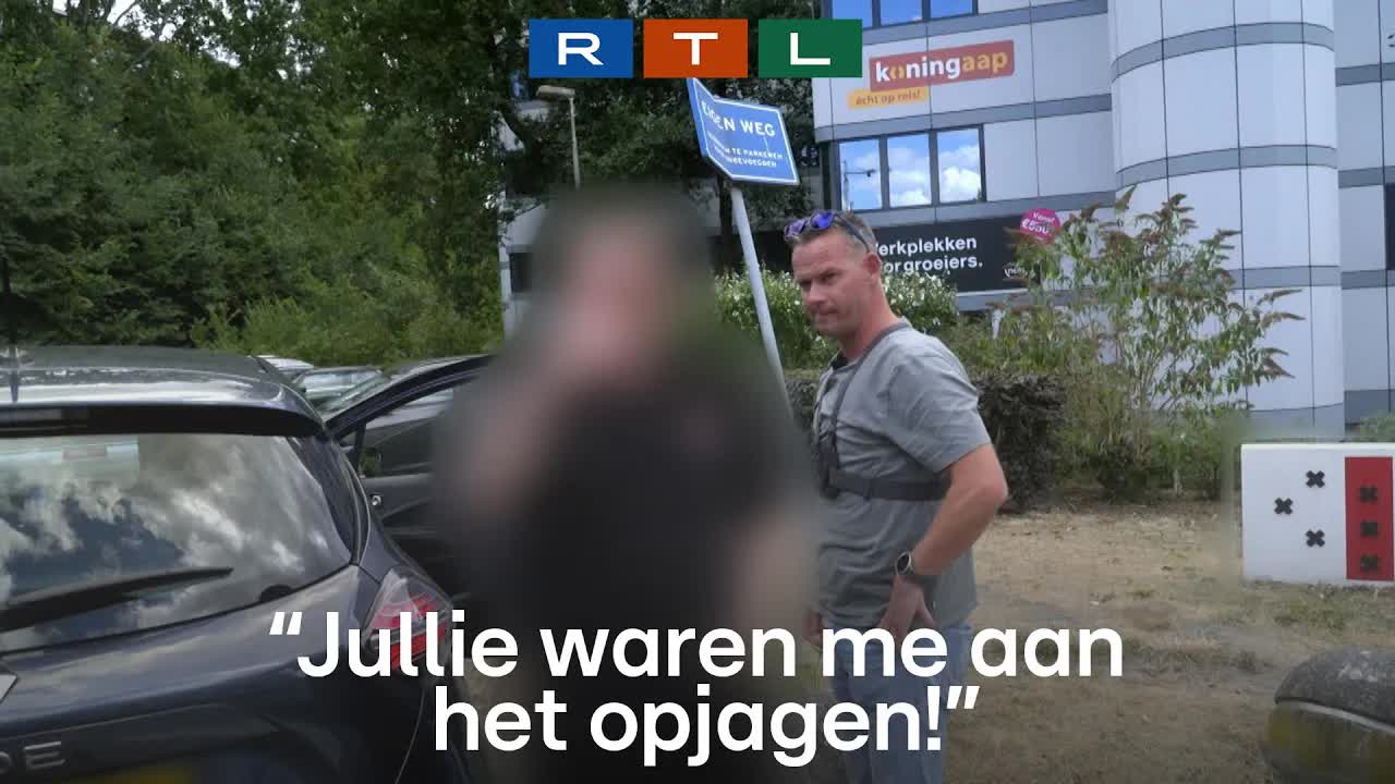 Bestuurder raakt gefrustreerd na aanhouding voor overtredingen