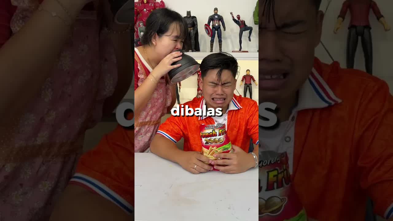 Makan berisik dan dimarahi ibu