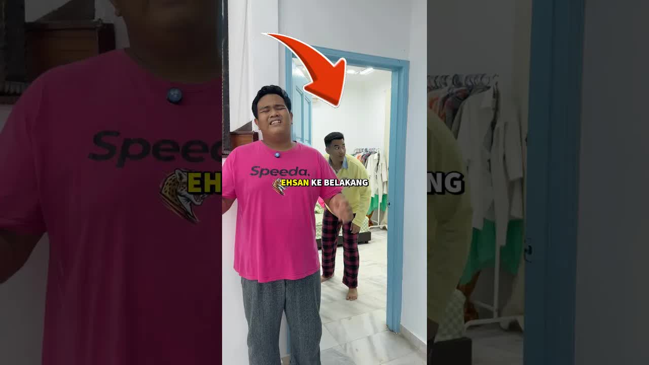 Adik Aku Ada Rahsia Dalam Bilik