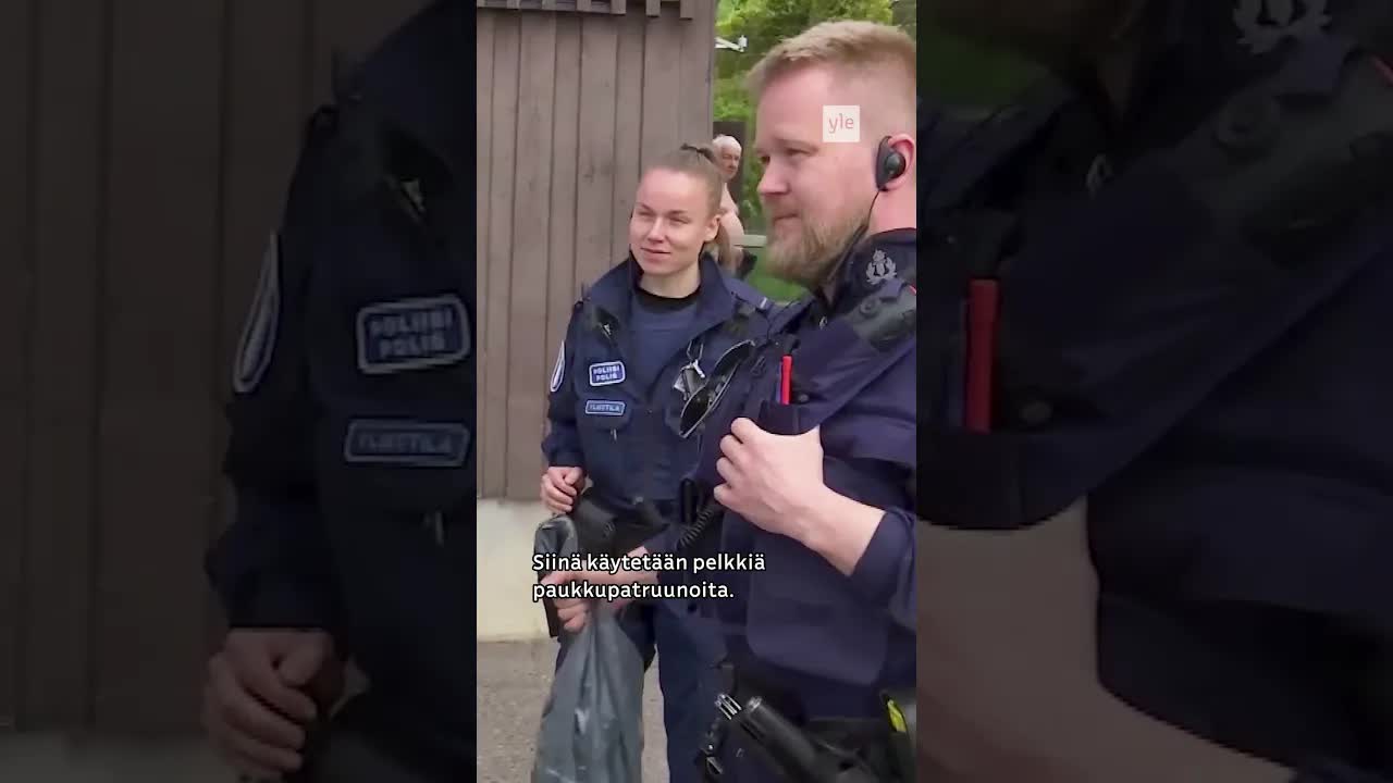 Sukeltaja löysi aseita uimarannalta Helsingissä