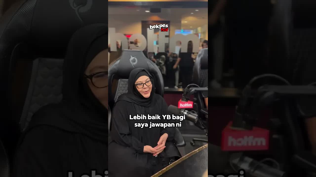 Dialog lucu calon pelakon di Hot FM