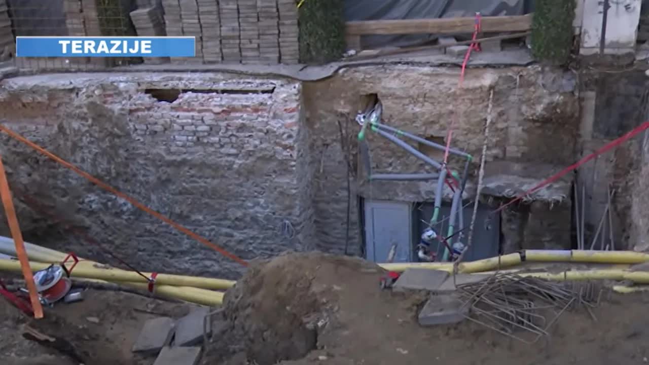 Zatvoreno gradilište i ogromna rupa na Terazijama
