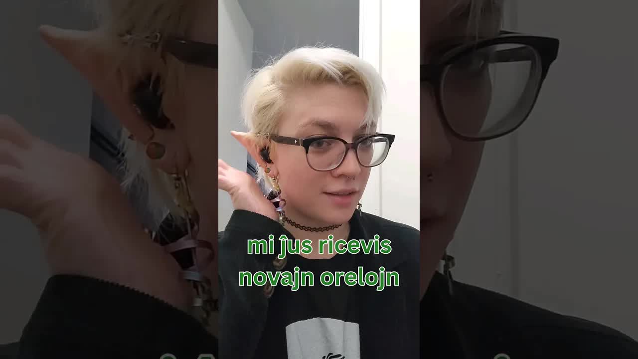 elf-orelojn! #elf #cosplay #fae #Esperanto #esperantujo #esperantisto #catiekejti #conlang #filmero
