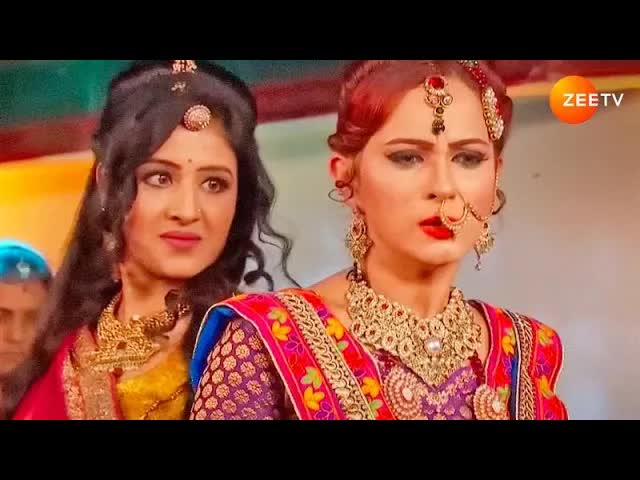 जोधा ने रुकैया का अपमान किया: शहंशाह के सामने बहस