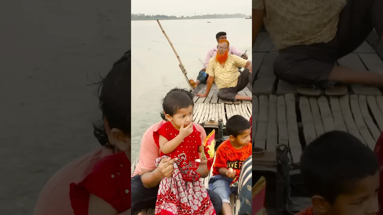পদ্মার কোলে আমলাবাড়ির নৌকা ভ্রমণ