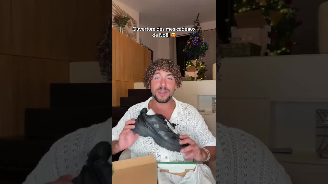J’ouvre mes cadeaux de Noël avec vous