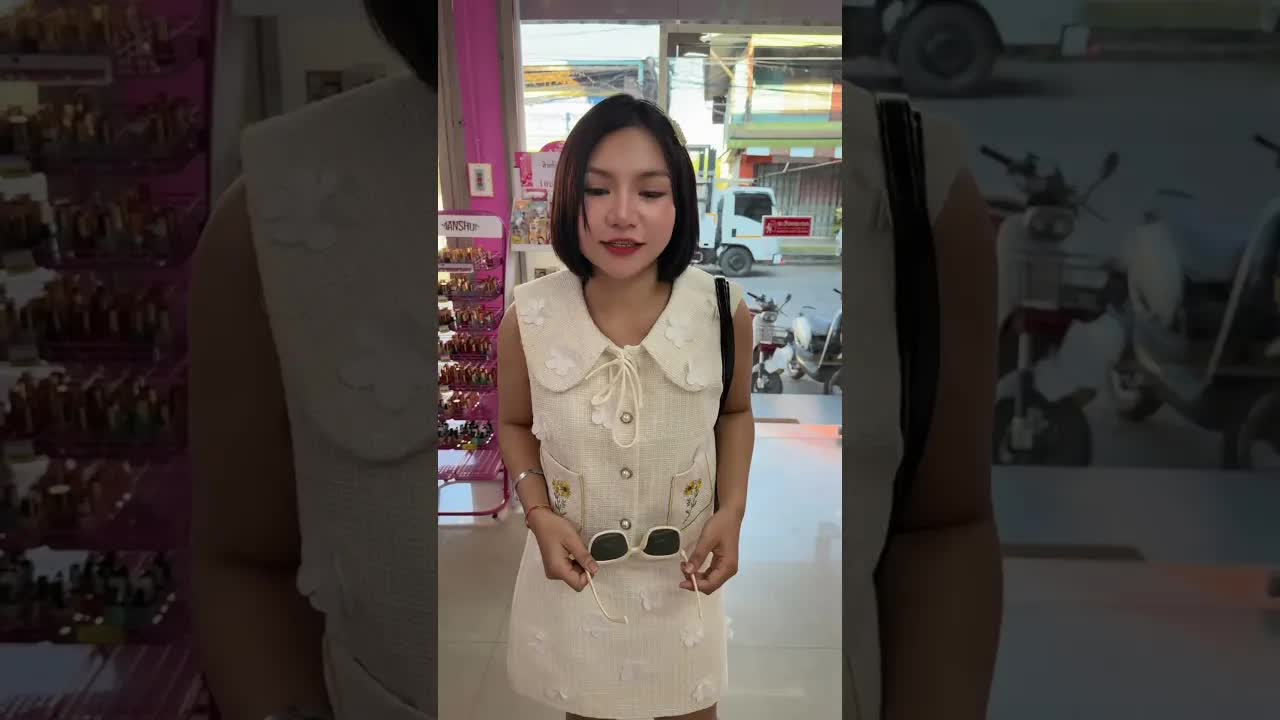 วัยรุ่นลูกคุณหนูพบกันที่ร้านแว่นตา