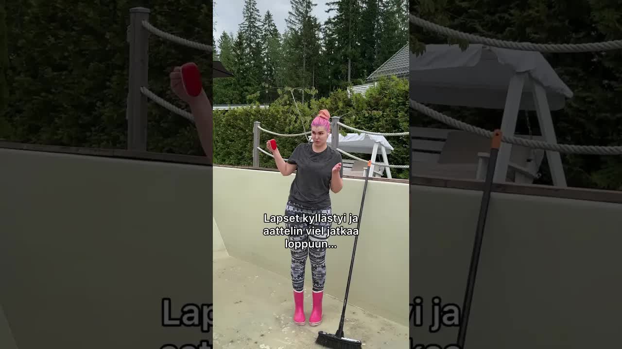 Lasten kanssa uima-altaan pesu