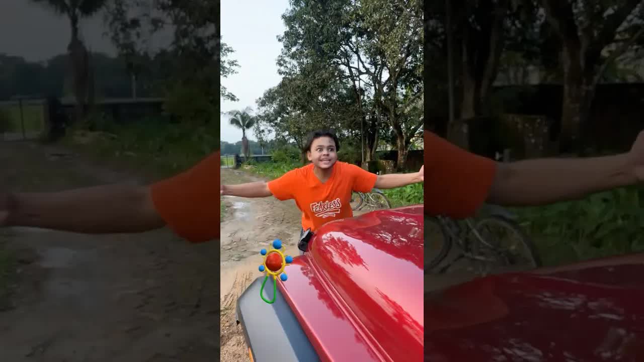 पापा से गाड़ी चलाना सीखती दीदी