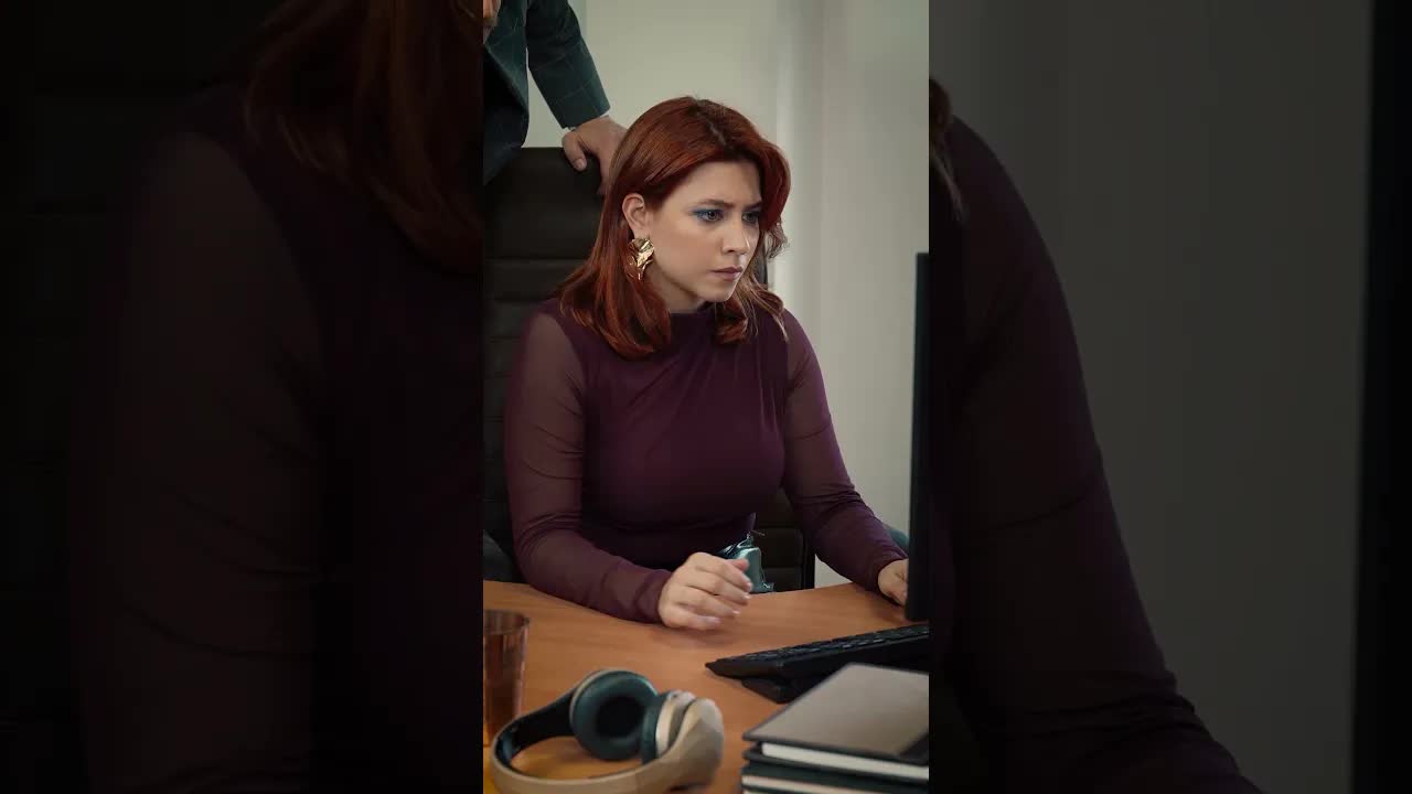 Andreia tenta demonstrar o Power Vision aos investidores