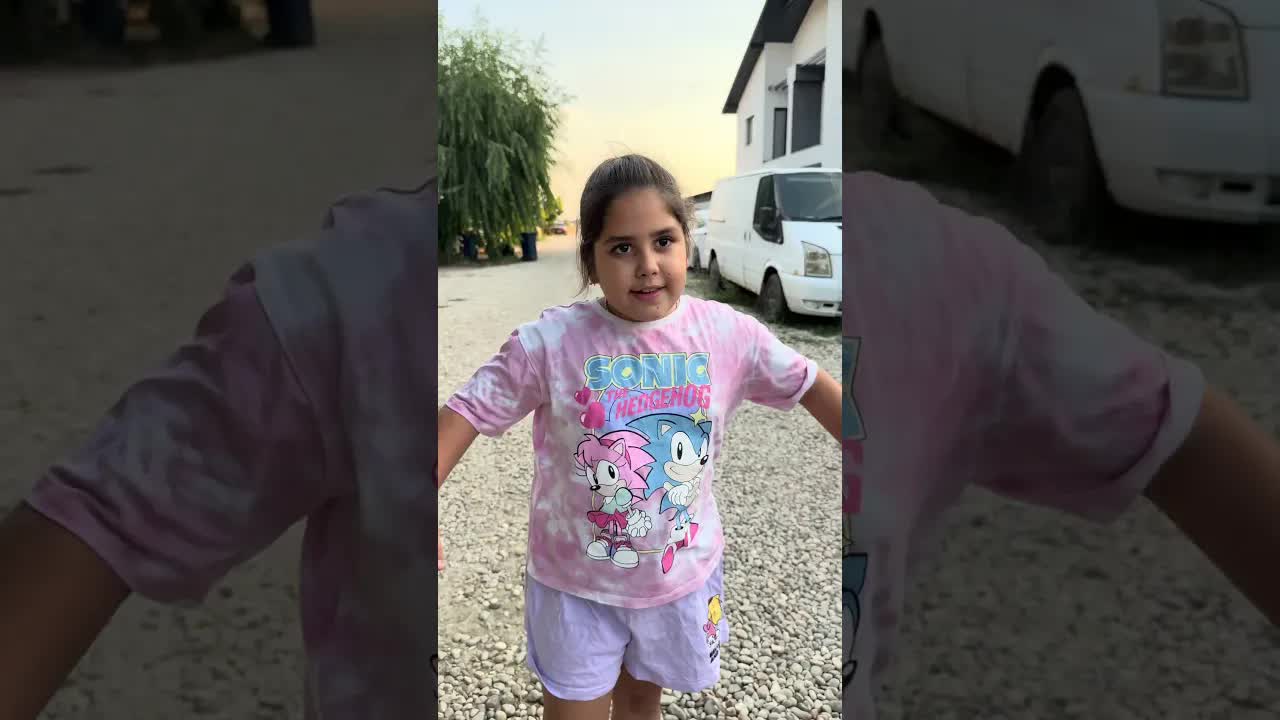 Mama și fiica la magazin: o glumă amuzantă
