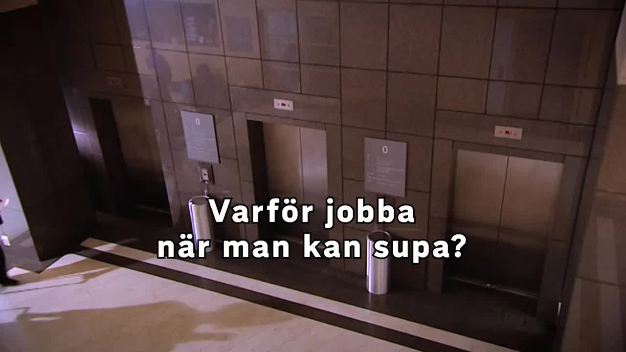 Mia och Klara: Snöfall eller älg på spåret?