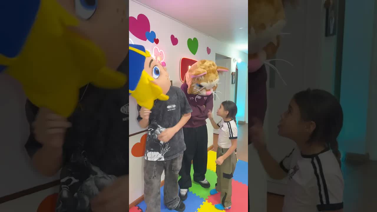 Niño pide peluche y mamá no quiere comprarlo