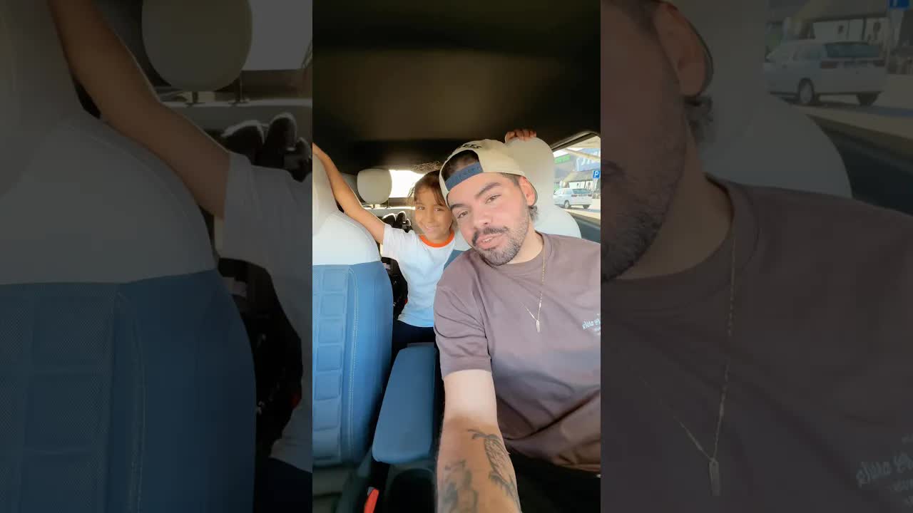 Mia Juntou Garrafas Para Comprar Brinquedo