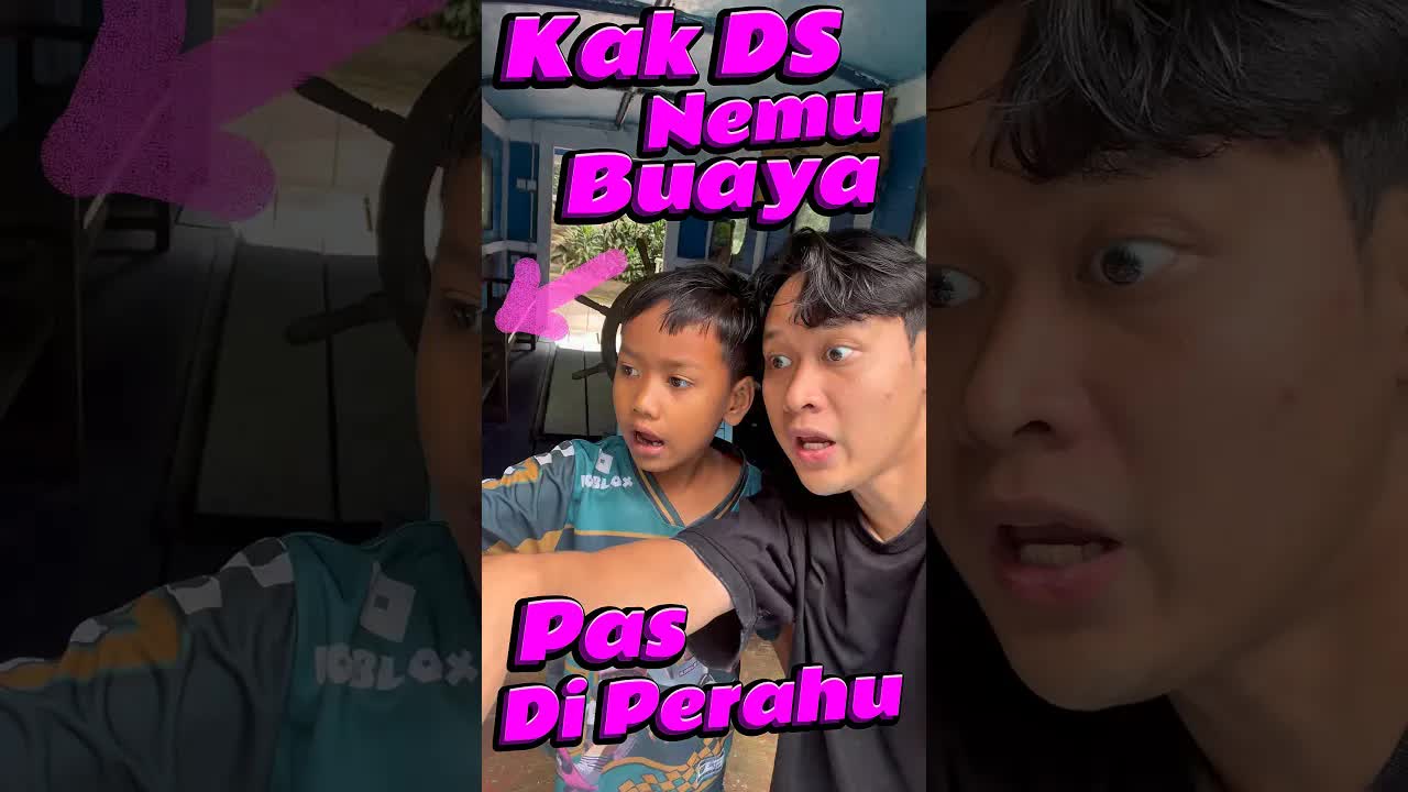 Kaget Digigit Buaya Patung di Perahu