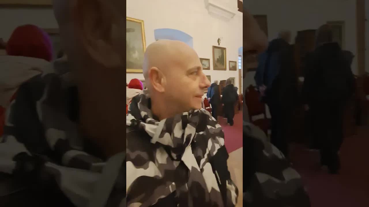 Barokový luster v zámku Hlinné