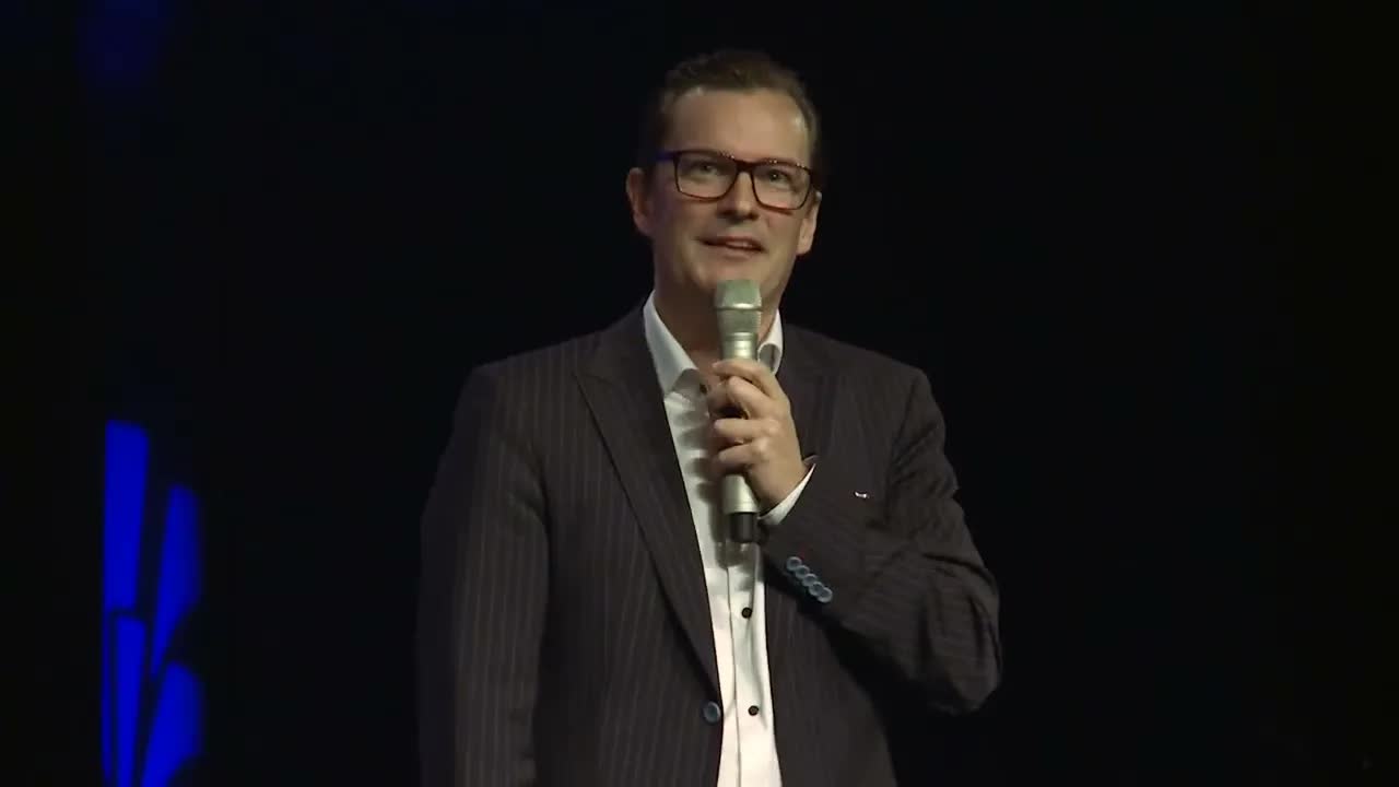 Miesyyden etsintä ja elämänhuolet stand upissa