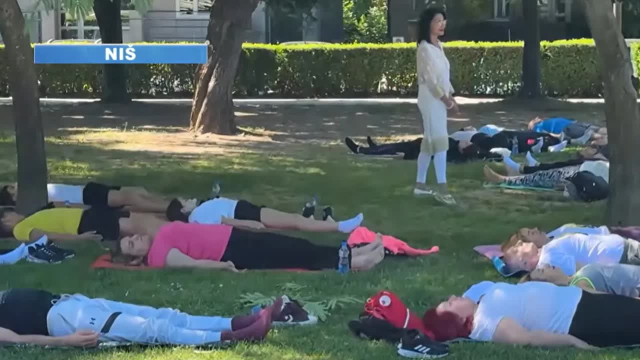 Jutarnji joga čas na nišavskom keju